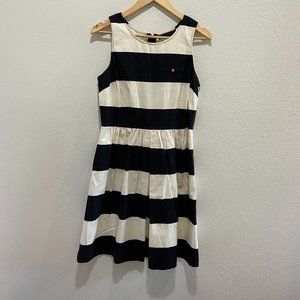 The Limited Size 10 Black & White Striped Dress WITH POCKETS!